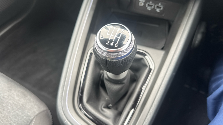 Renault Clio 1.0 TCe 90 Iconic Edition 5dr Petrol Hatchback